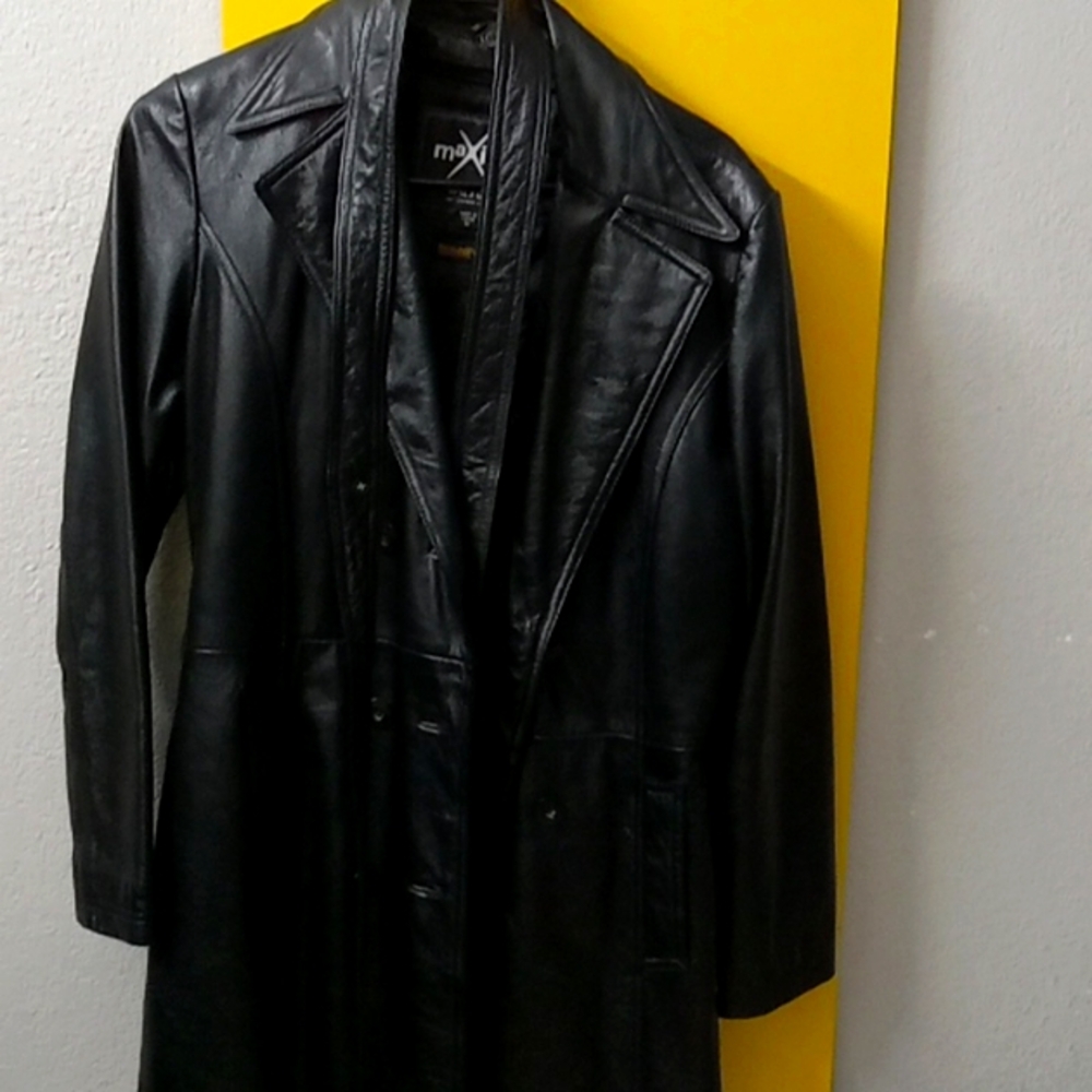 Wilson's Maxima genuine leather knee length coat. Size S